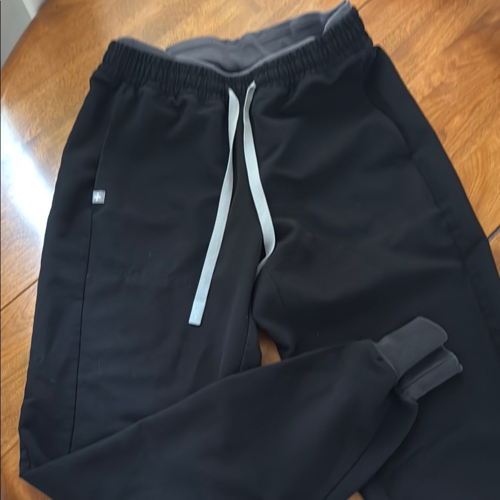 Figs Black Jogger Sweatpants with Elastic Waistband